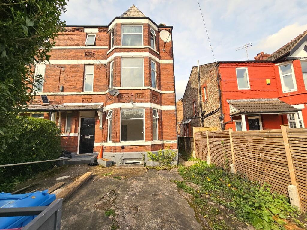 2 bed 1st Floor Flat for rent in Stretford. From Lancashire Properties - Manchester