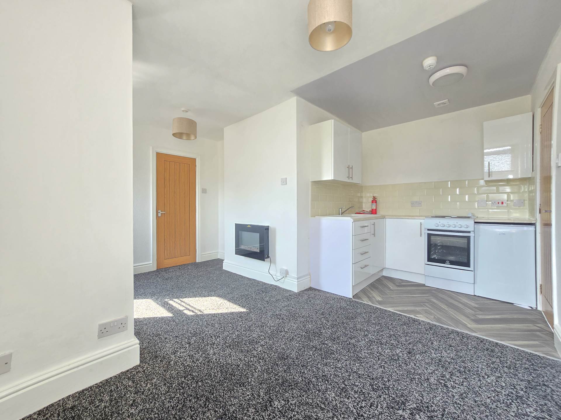 2 bed Flat for rent in Carleton. From DY Property Services