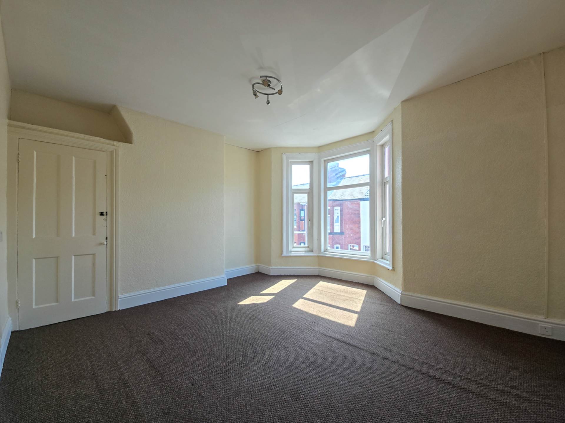 2 bed Mid Terraced House for rent in Blackpool. From DY Property Services