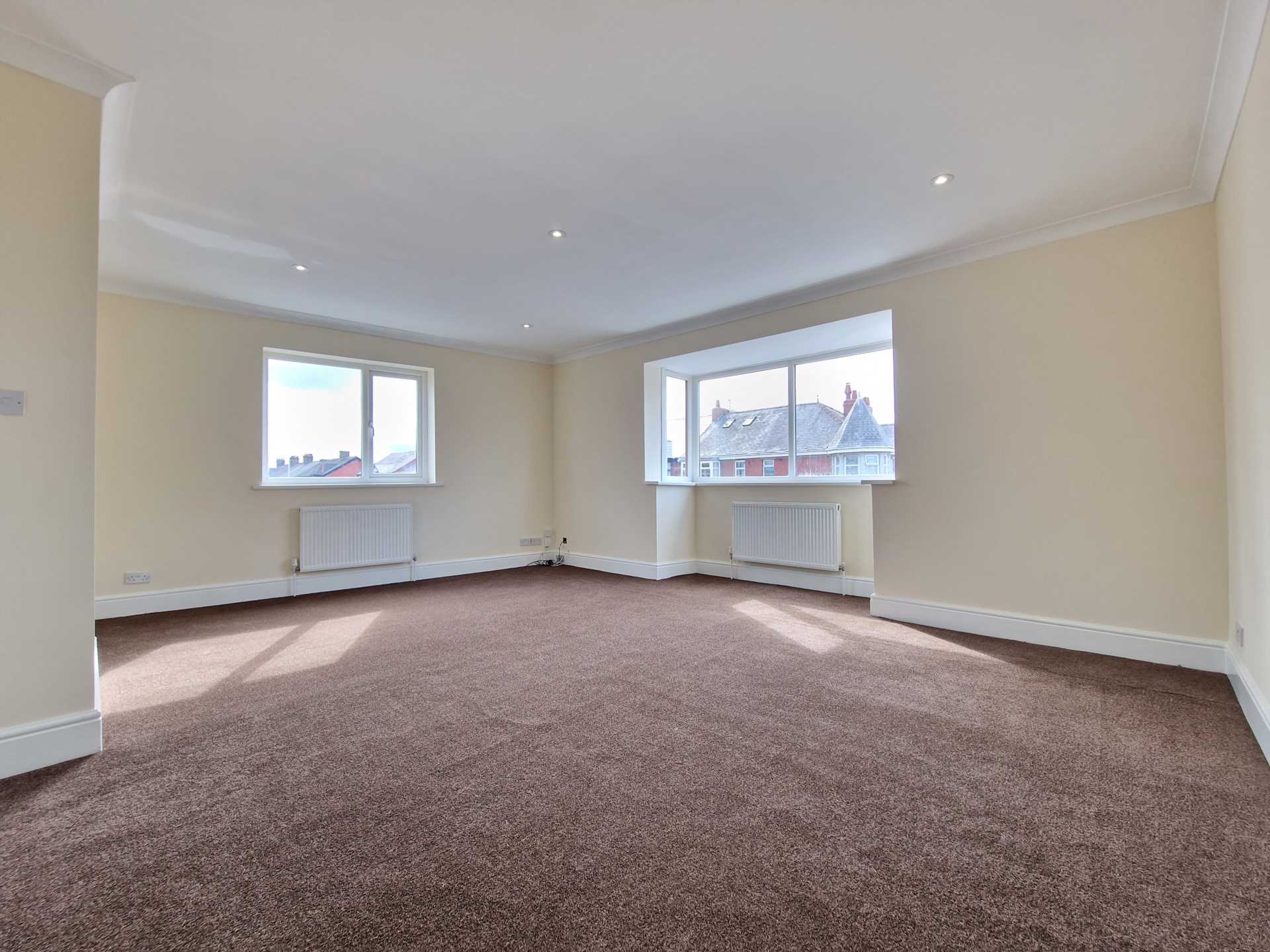 4 bed 1st Floor Flat for rent in Blackpool. From DY Property Services