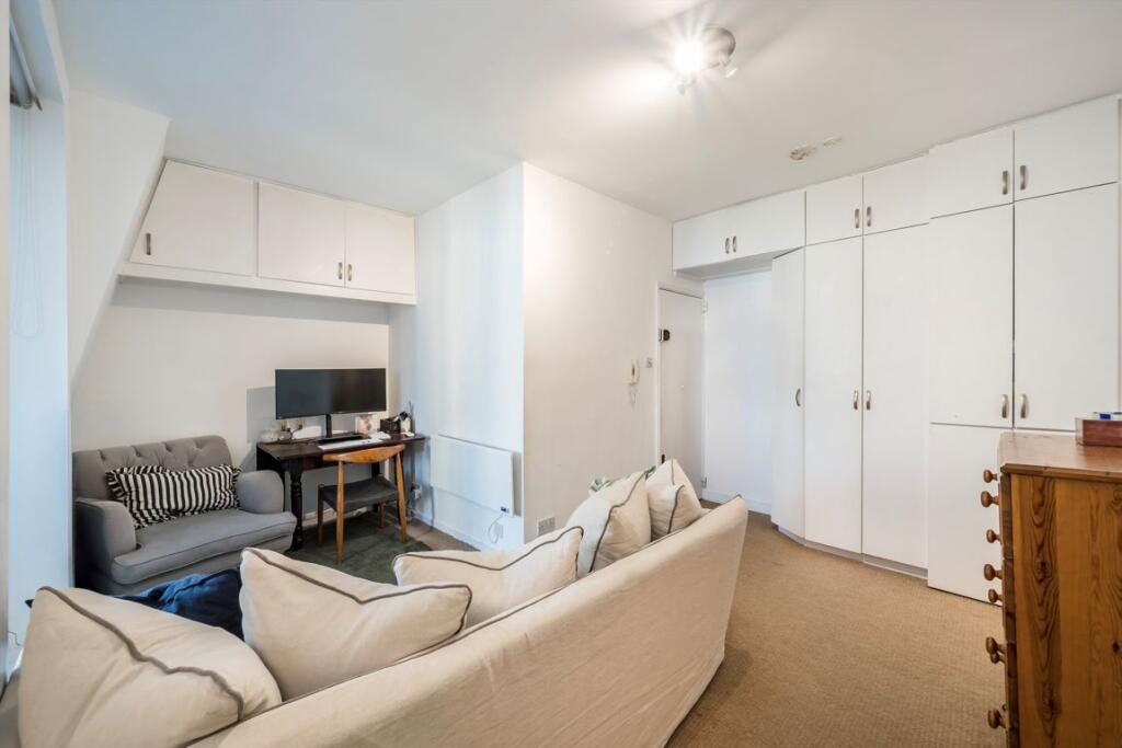 1 bed 1st Floor Flat for rent in Kensington. From Marsh & Parsons - Holland Park