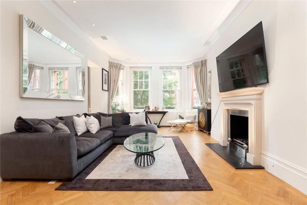 3 bed 1st Floor Flat for rent in Kensington. From Marsh & Parsons - Holland Park