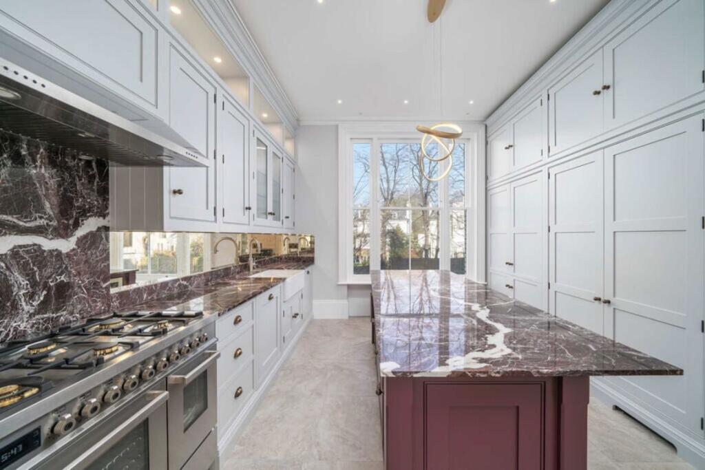 5 bed 1st Floor Flat for rent in Kensington. From Marsh & Parsons - Holland Park