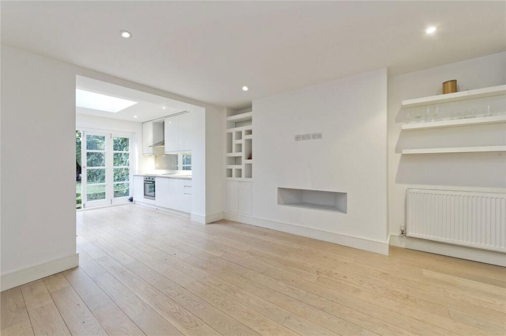 2 bed 1st Floor Flat for rent in Kensington. From Marsh & Parsons - Holland Park