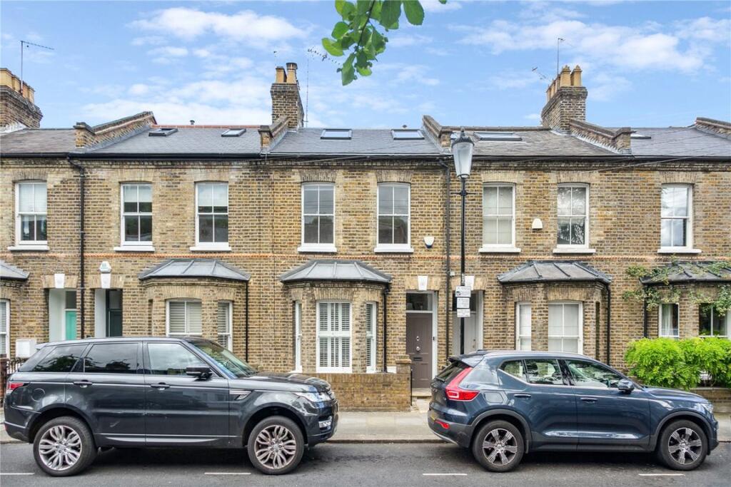 3 bed Mid Terraced House for rent in Kensington. From Marsh & Parsons - Holland Park