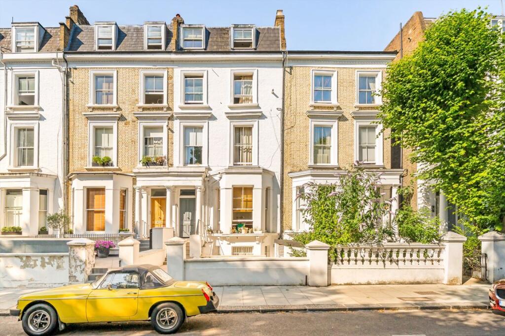 2 bed 1st Floor Flat for rent in Kensington. From Marsh & Parsons - Holland Park