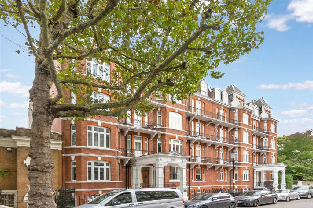 3 bed 1st Floor Flat for rent in London. From Marsh & Parsons - Holland Park