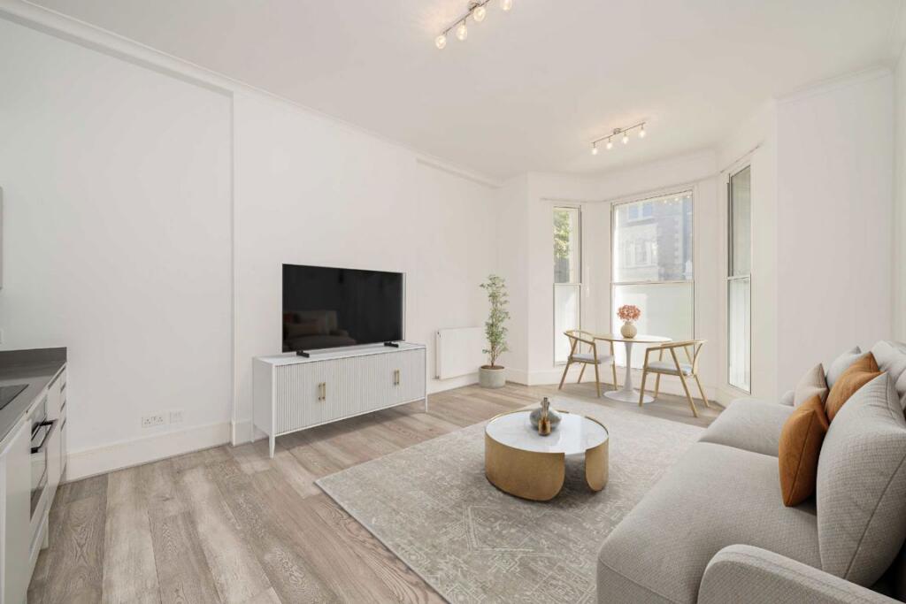 2 bed 1st Floor Flat for rent in Kensington. From Marsh & Parsons - Holland Park