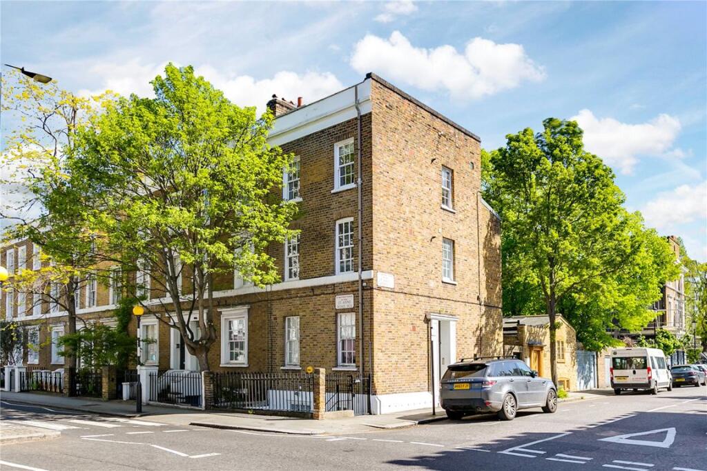1 bed 1st Floor Flat for rent in Kensington. From Marsh & Parsons - Holland Park