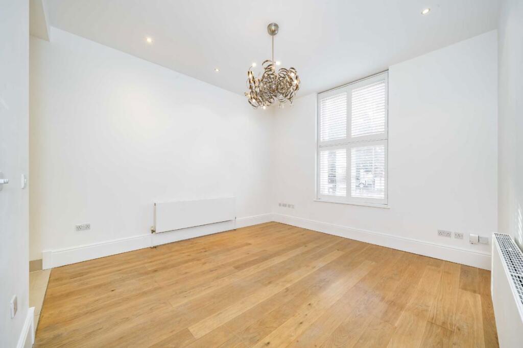 2 bed 1st Floor Flat for rent in Kensington. From Marsh & Parsons - Holland Park