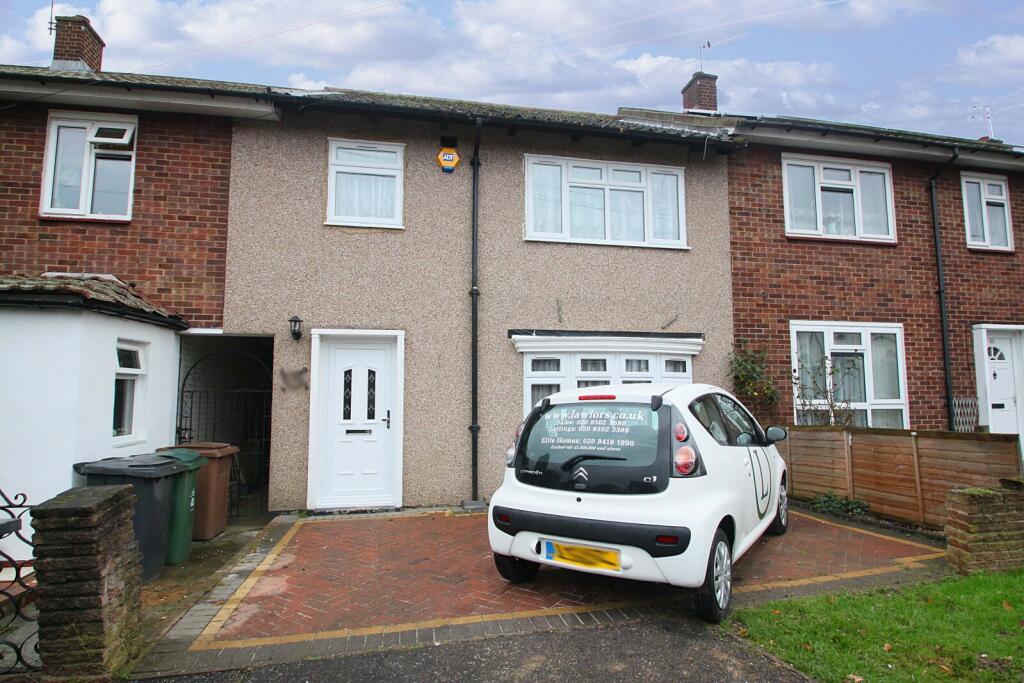3 bed Mid Terraced House for rent in Woodford. From Lawlors Property Services