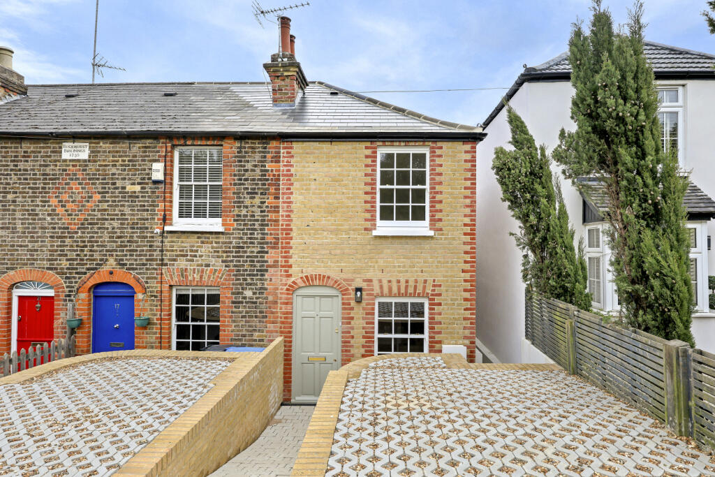 2 bed End of Terrace for rent in Sewardstonebury. From Lawlors Property Services Ltd - Loughton Sales