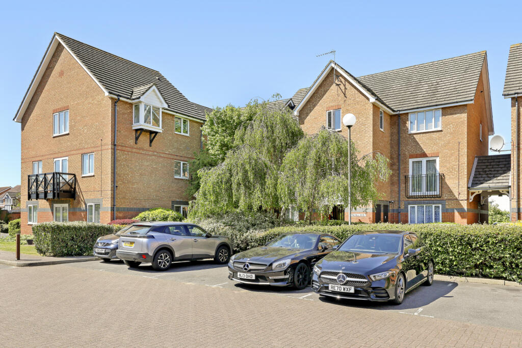 2 bed Apartment for rent in Waltham Abbey. From Lawlors Property Services Ltd - Loughton Sales