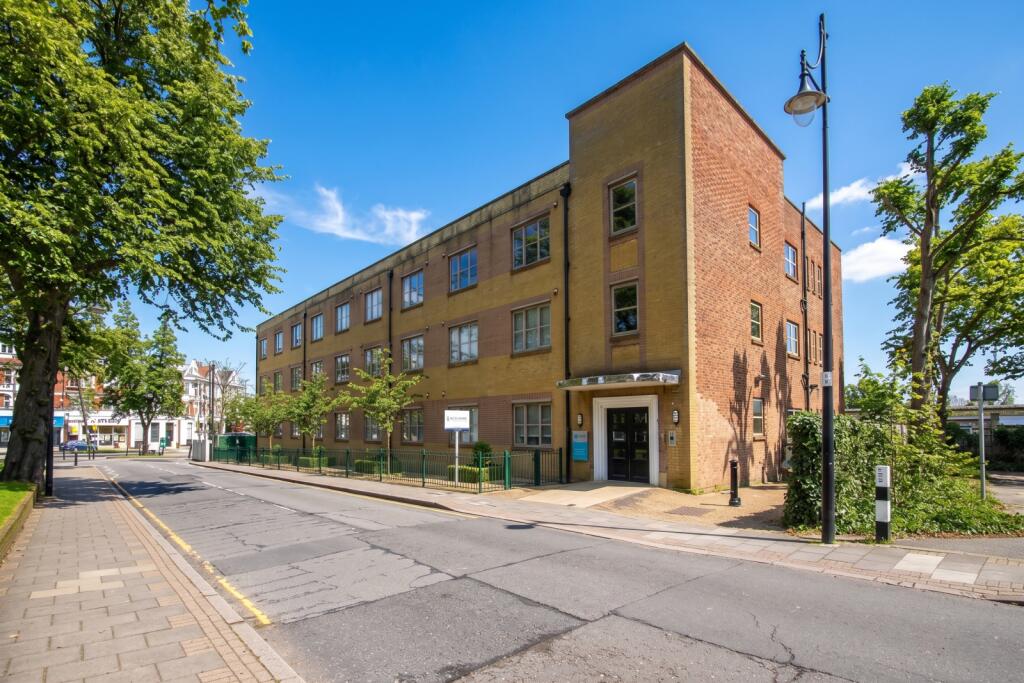 1 bed Apartment for rent in Woodford. From Lawlors Property Services Ltd - Loughton Sales