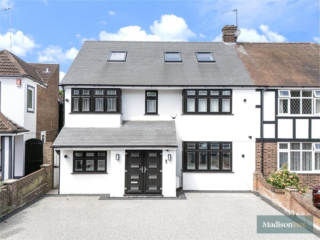 5 bed Semi Detached for rent in Chigwell. From Madison Fox - Chigwell