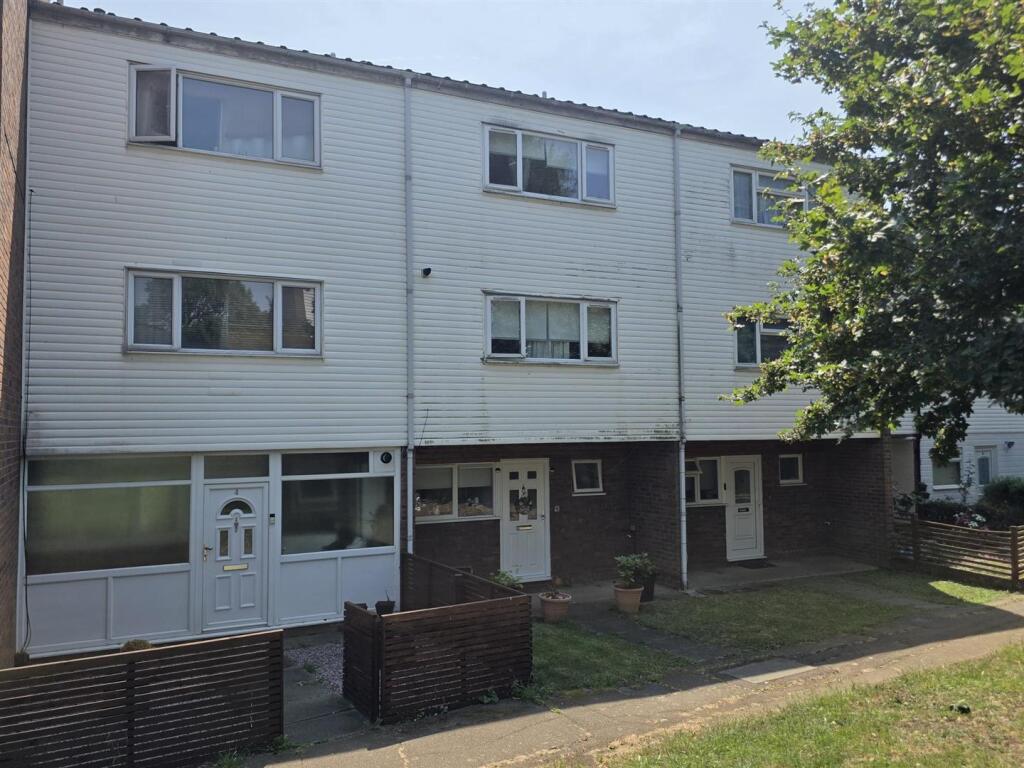 4 bed Detached for rent in Waltham Abbey. From Kings Group - Waltham Abbey 4 bed Detached for rent in Waltham Abbey. From Kings Group - Waltham Abbey