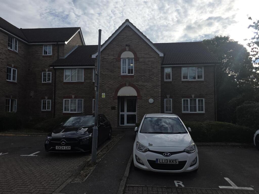 2 bed 1st Floor Flat for rent in Waltham Abbey. From Kings Group - Waltham Abbey