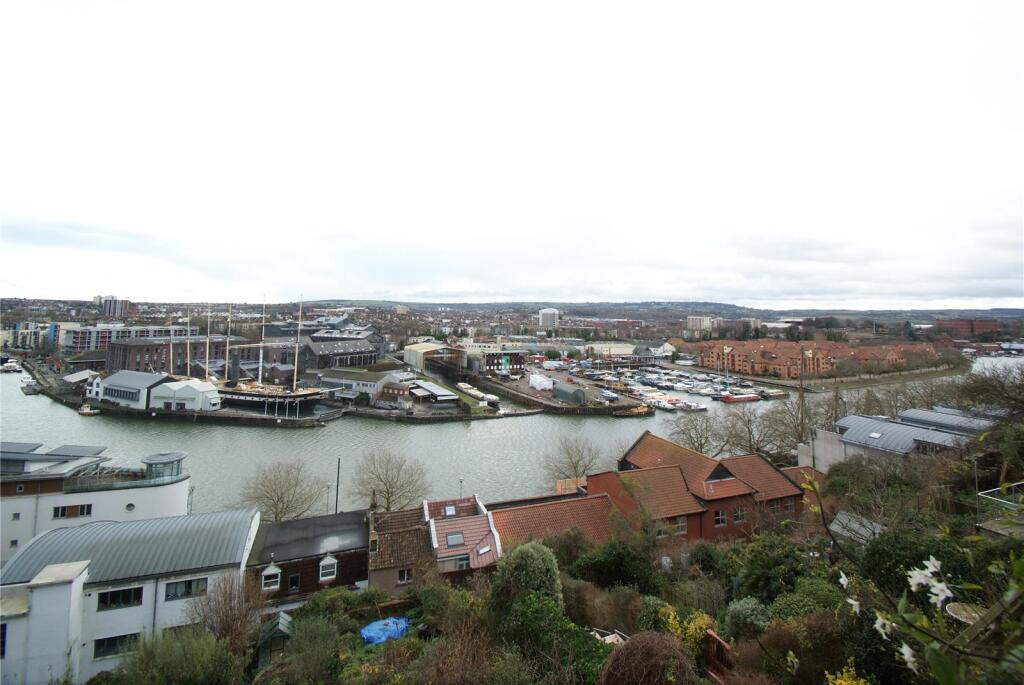 3 bed Mid Terraced House for rent in Bristol. From Abode Property Management - Student