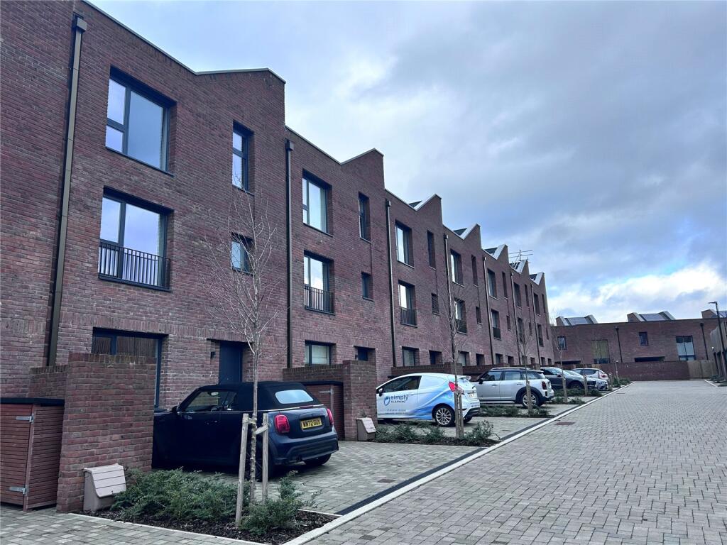 5 bed Mid Terraced House for rent in Filton. From Abode Property Management - Student