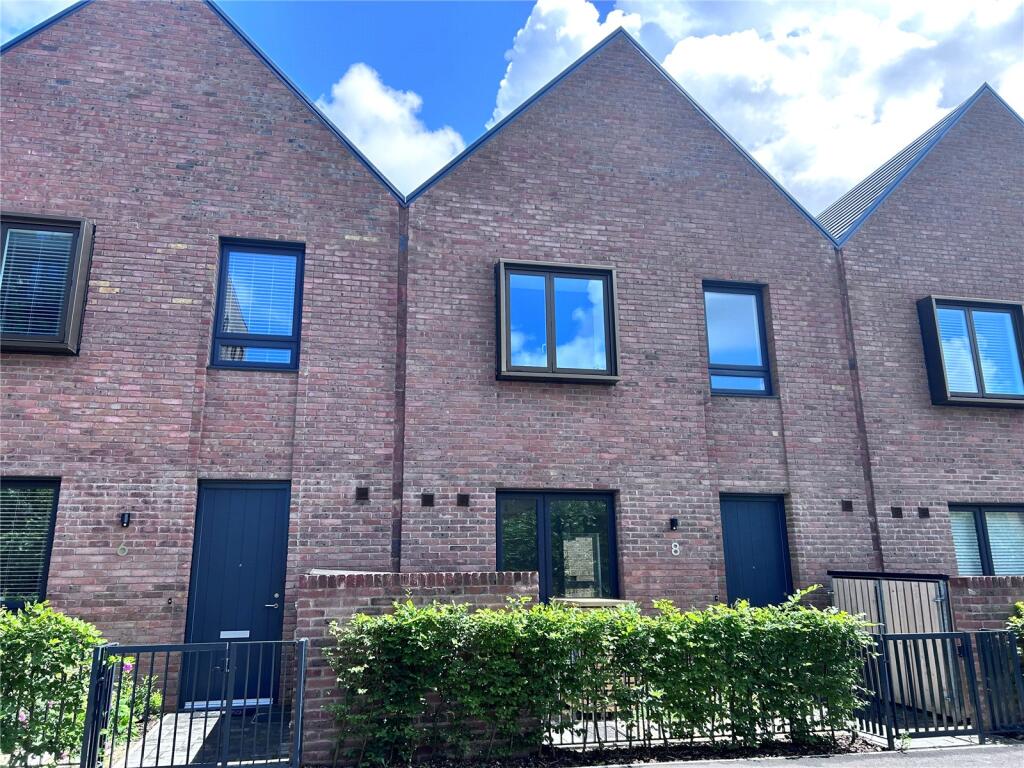 2 bed Mid Terraced House for rent in Filton. From Abode Property Management - Student 2 bed Mid Terraced House for rent in Filton. From Abode Property Management - Student