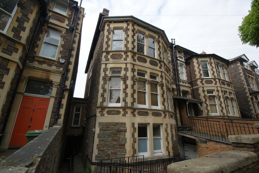3 bed Apartment for rent in Bristol. From Abode Property Management - Student