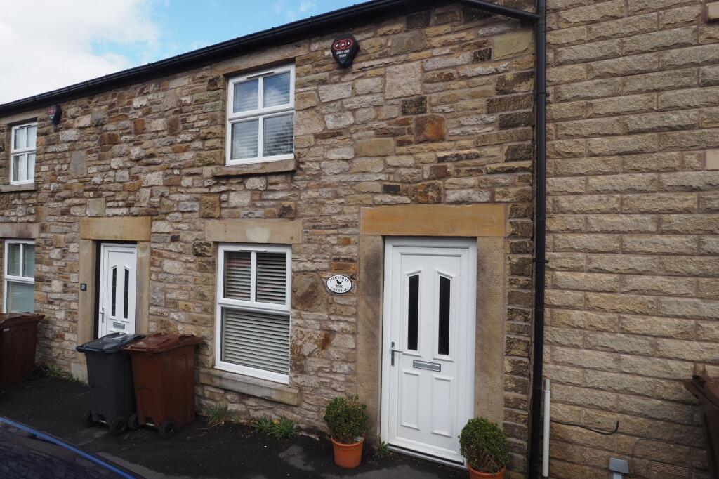 2 bed Mid Terraced House for rent in Chapel-en-le-Frith. From Sutherland Reay - Chapel-en-le-Frith