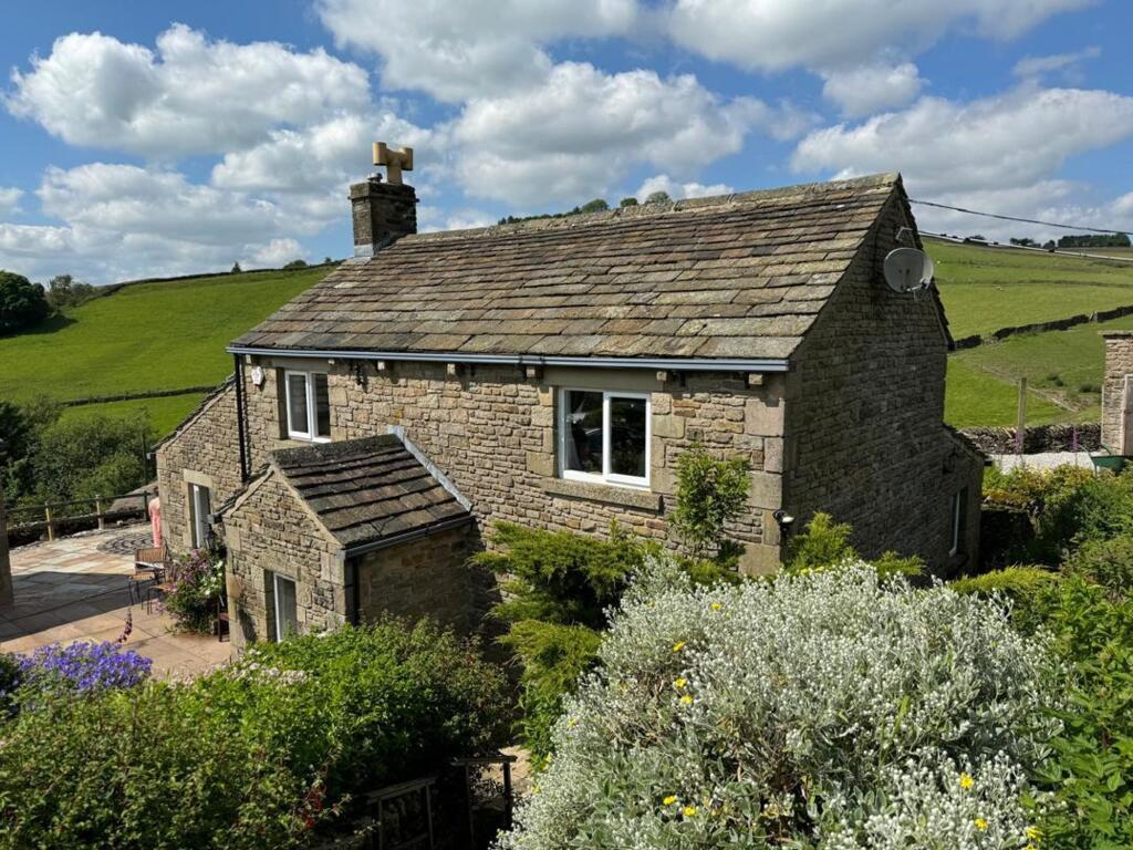 3 bed Detached for rent in Chapel-en-le-Frith. From Sutherland Reay - Chapel-en-le-Frith