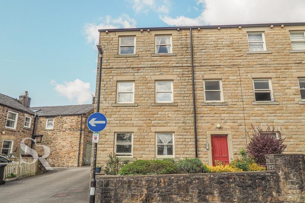 1 bed Apartment for rent in New Mills. From Sutherland Reay - Chapel-en-le-Frith 1 bed Apartment for rent in New Mills. From Sutherland Reay - Chapel-en-le-Frith