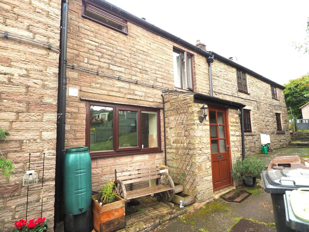 2 bed Mid Terraced House for rent in Buxworth. From Sutherland Reay - Chapel-en-le-Frith
