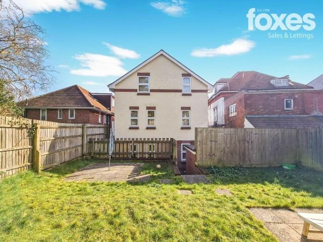 2 bed 1st Floor Flat for rent in Bournemouth. From Foxes Sales & Lettings - Bournemouth