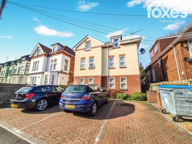 2 bed 1st Floor Flat for rent in Bournemouth. From Foxes Sales & Lettings - Bournemouth