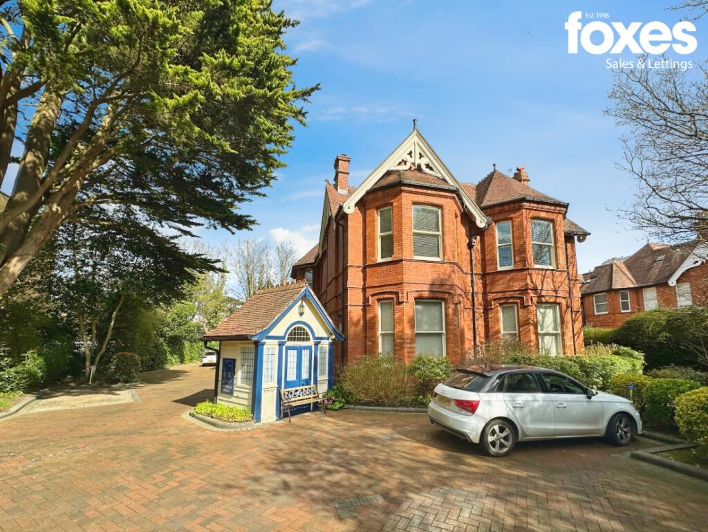 3 bed Mews for rent in Bournemouth. From Foxes Sales & Lettings - Bournemouth