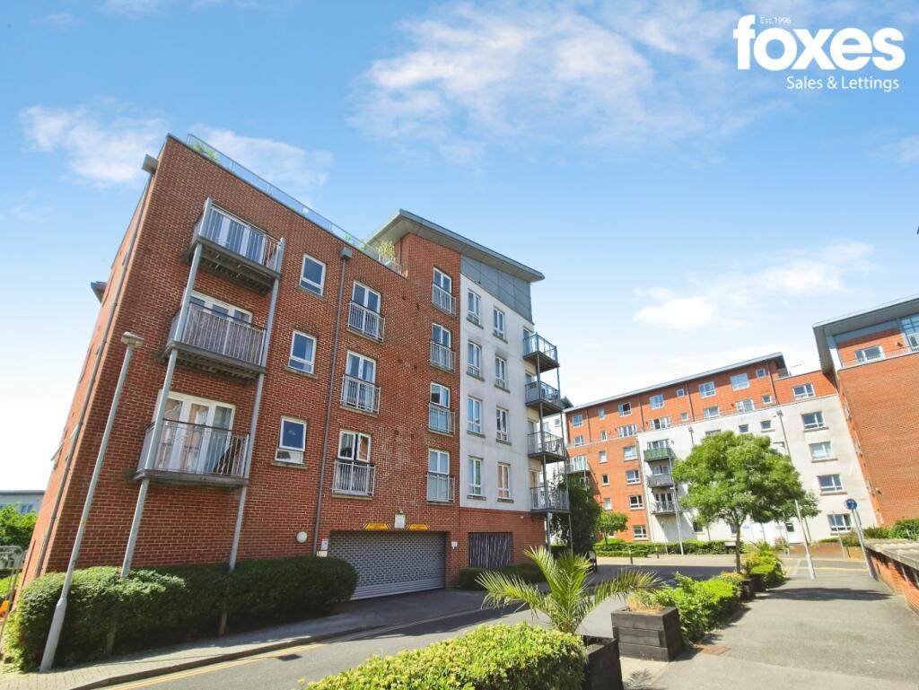 2 bed Apartment for rent in Poole. From Foxes Sales & Lettings - Bournemouth