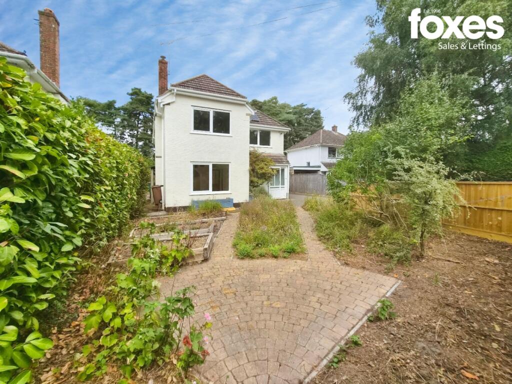 5 bed Detached for rent in West Moors. From Foxes Sales & Lettings - Bournemouth