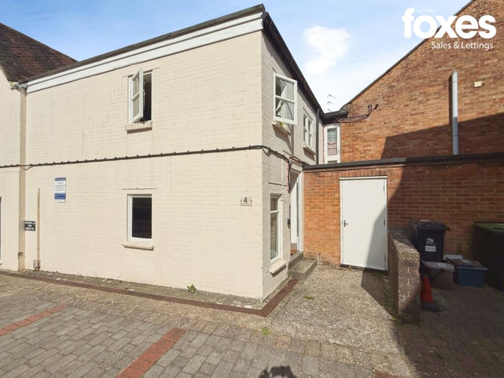 2 bed 1st Floor Flat for rent in Wimborne Minster. From Foxes Sales & Lettings - Bournemouth 2 bed 1st Floor Flat for rent in Wimborne Minster. From Foxes Sales & Lettings - Bournemouth