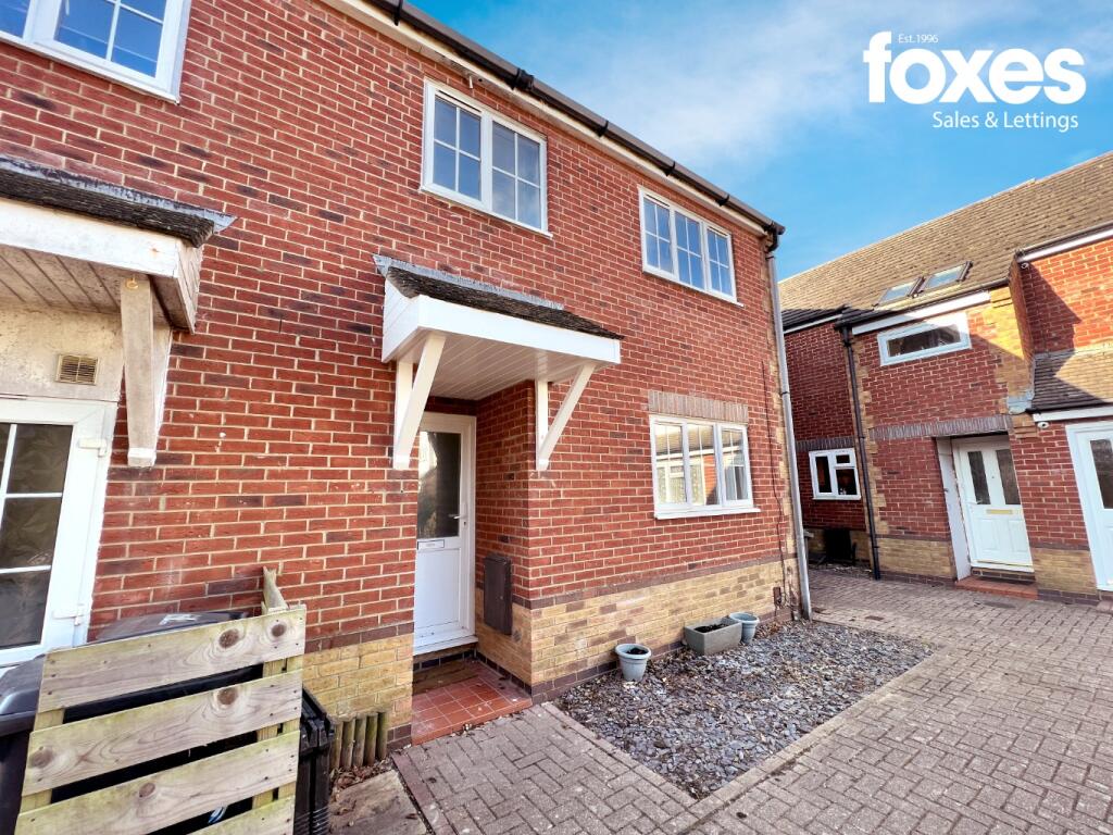 1 bed Mid Terraced House for rent in Winkton. From Foxes Sales & Lettings - Bournemouth