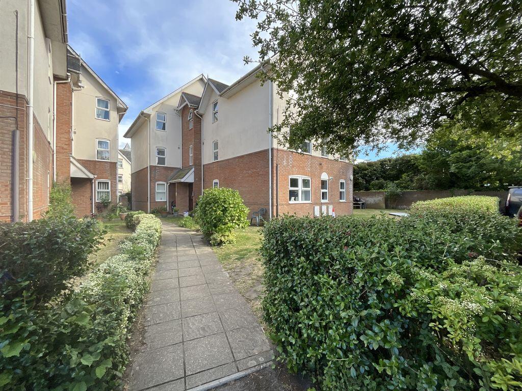 2 bed 1st Floor Flat for rent in Winkton. From Richard Godsell Estate Agents - Christchurch 2 bed 1st Floor Flat for rent in Winkton. From Richard Godsell Estate Agents - Christchurch