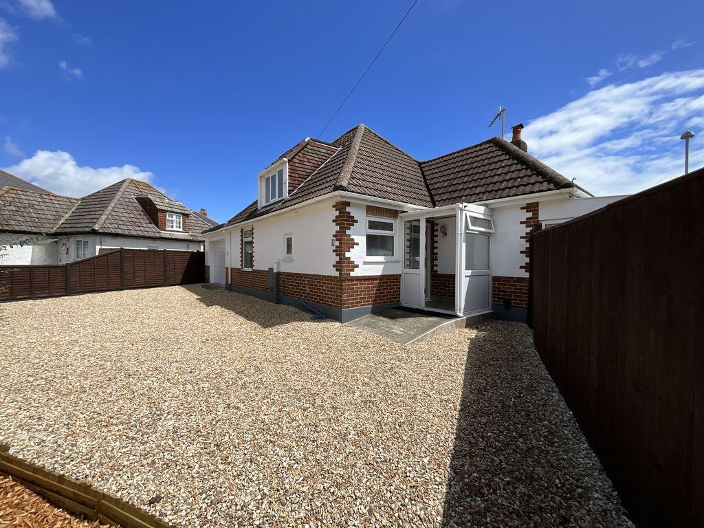 3 bed Chalet for rent in Winkton. From Richard Godsell Estate Agents - Christchurch 3 bed Chalet for rent in Winkton. From Richard Godsell Estate Agents - Christchurch