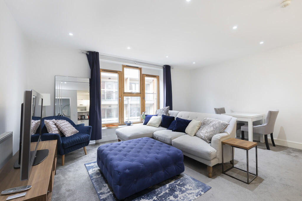 2 bed Apartment for rent in Cheltenham. From Elliot Oliver Sales - Cheltenham