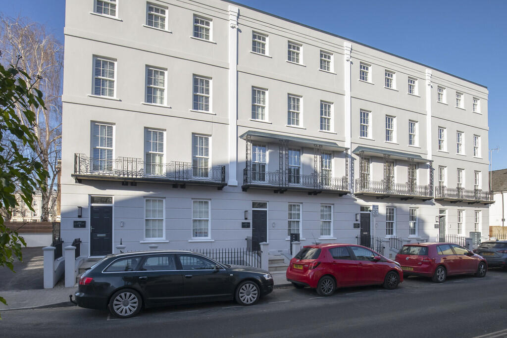 2 bed Apartment for rent in Cheltenham. From Elliot Oliver Sales - Cheltenham