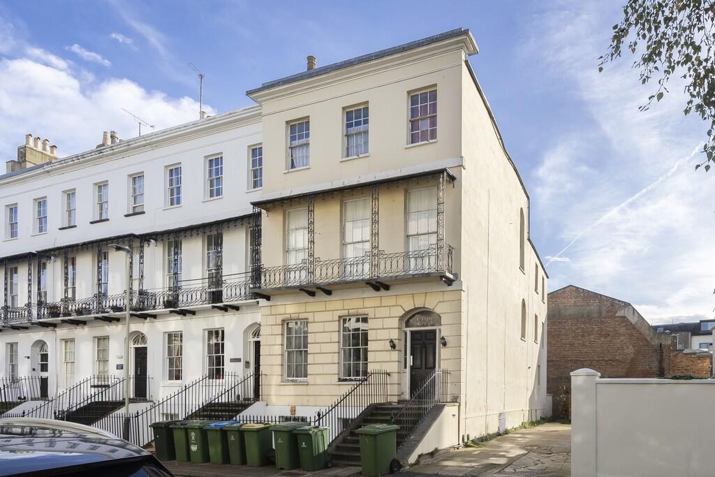 2 bed Apartment for rent in Cheltenham. From Elliot Oliver Sales - Cheltenham