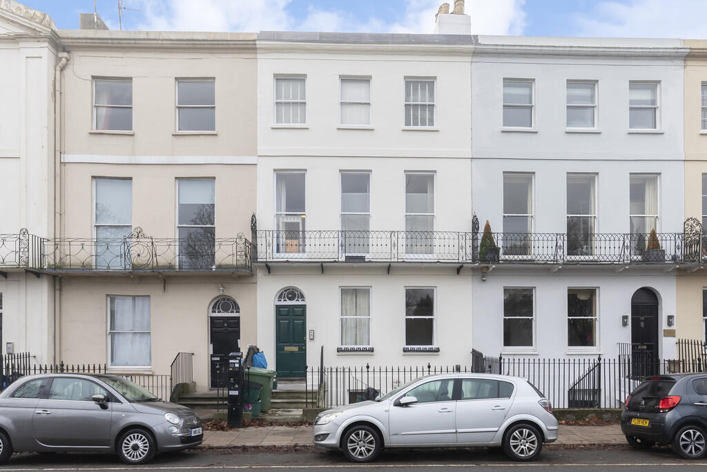 2 bed Apartment for rent in Cheltenham. From Elliot Oliver Sales - Cheltenham 2 bed Apartment for rent in Cheltenham. From Elliot Oliver Sales - Cheltenham