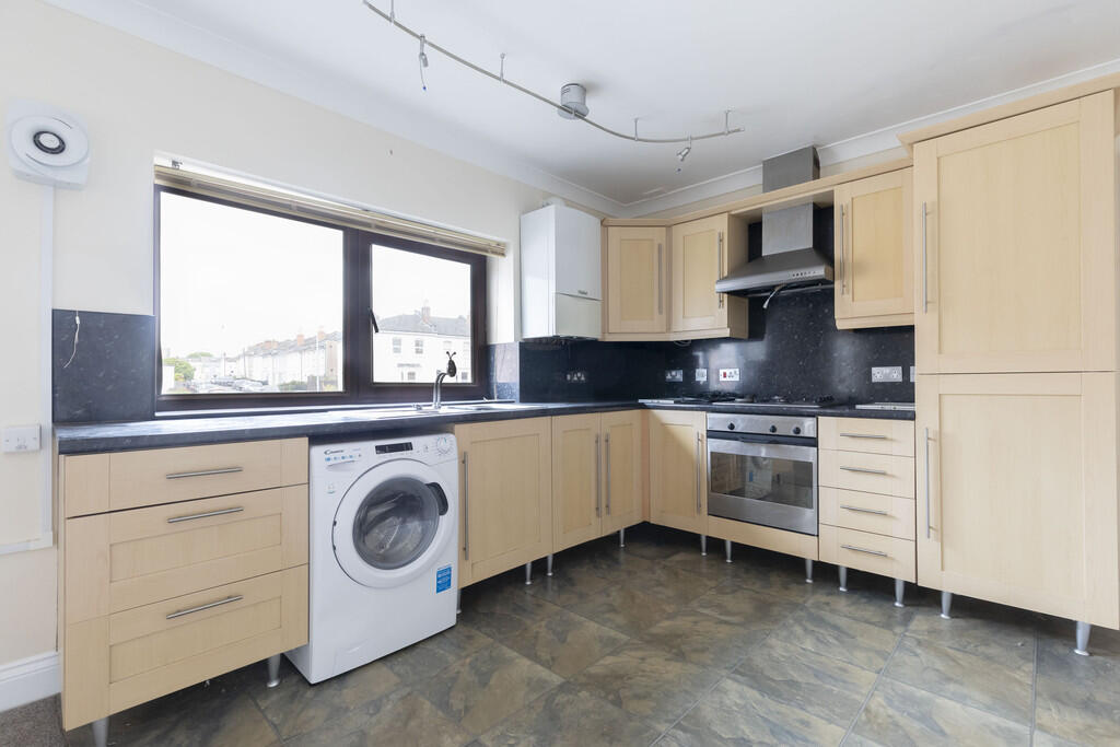 2 bed Apartment for rent in Cheltenham. From Elliot Oliver Sales - Cheltenham