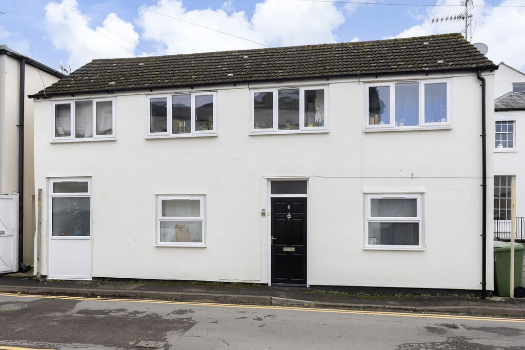 1 bed House (unspecified) for rent in Prestbury. From Elliot Oliver Sales - Cheltenham