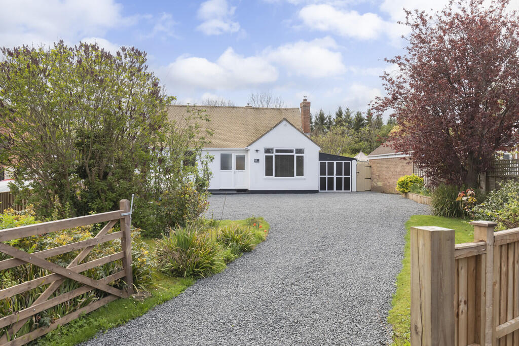 4 bed Detached for rent in Leckhampton Hill. From Elliot Oliver Sales - Cheltenham