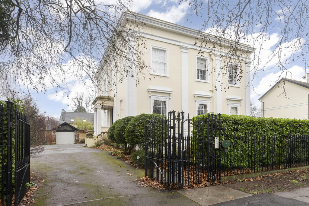 1 bed Apartment for rent in Prestbury. From Elliot Oliver Sales - Cheltenham