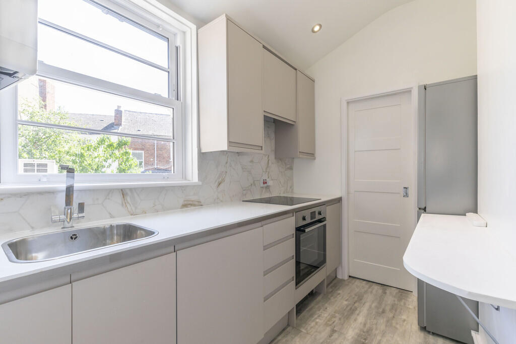 2 bed Apartment for rent in Prestbury. From Elliot Oliver Sales - Cheltenham