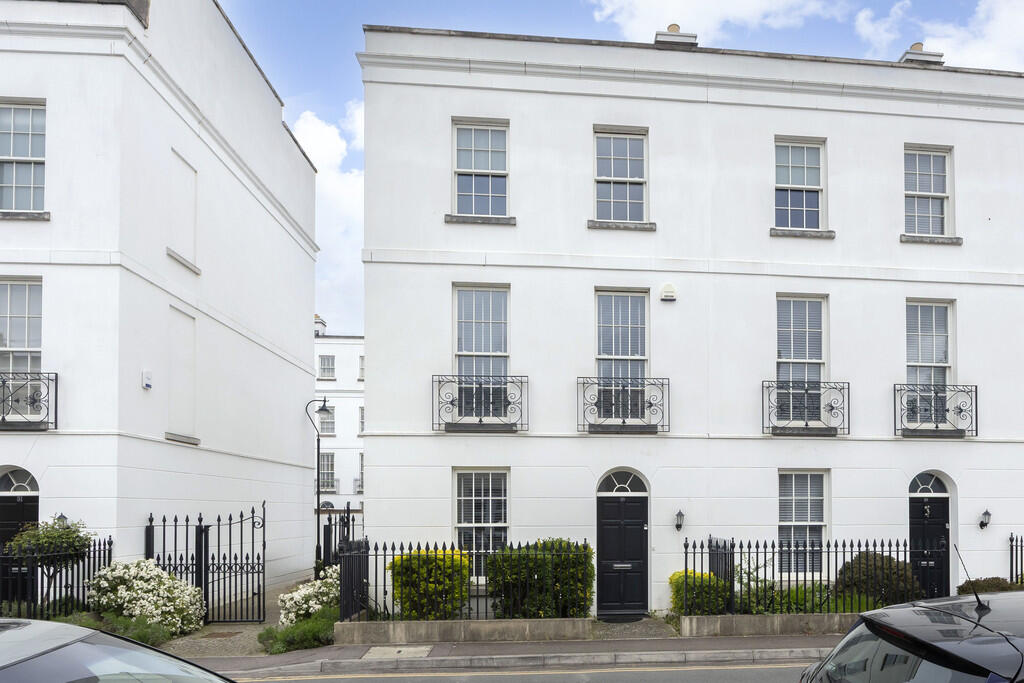 3 bed End of Terrace for rent in Prestbury. From Elliot Oliver Sales - Cheltenham