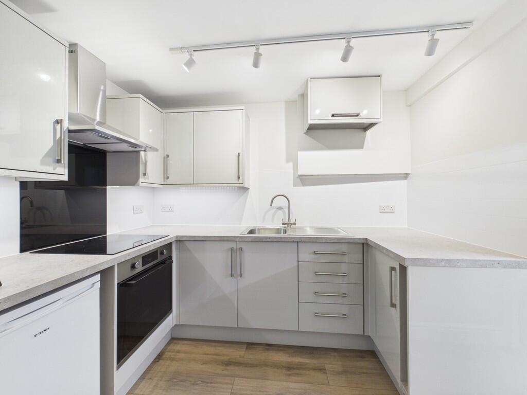 2 bed Apartment for rent in Cheltenham. From Elliot Oliver Sales - Cheltenham 2 bed Apartment for rent in Cheltenham. From Elliot Oliver Sales - Cheltenham