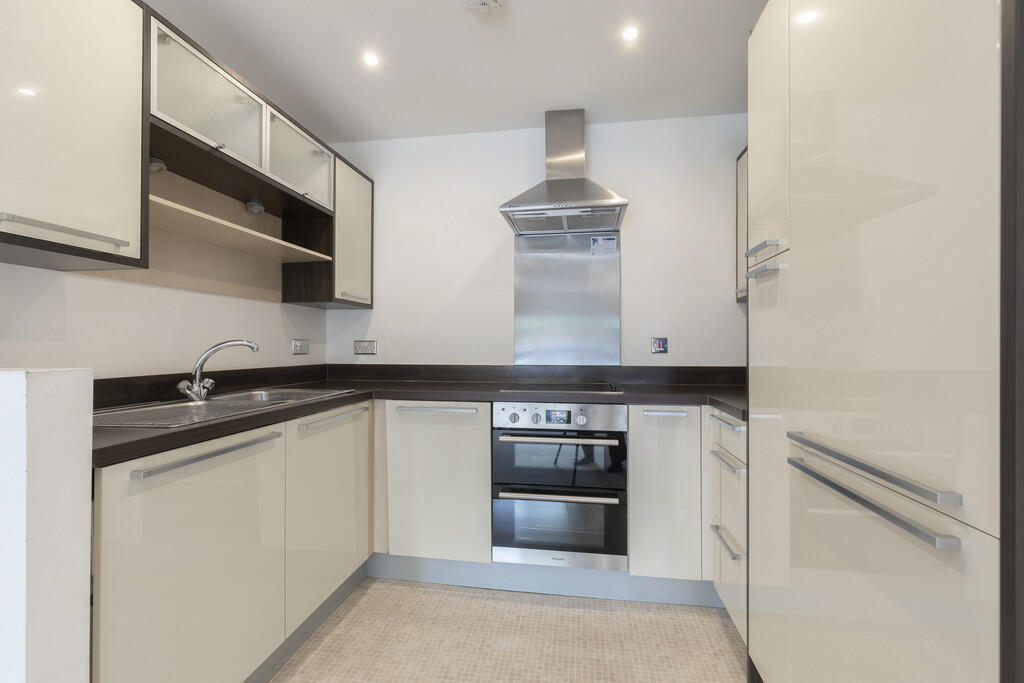 2 bed Apartment for rent in Cheltenham. From Elliot Oliver Sales - Cheltenham